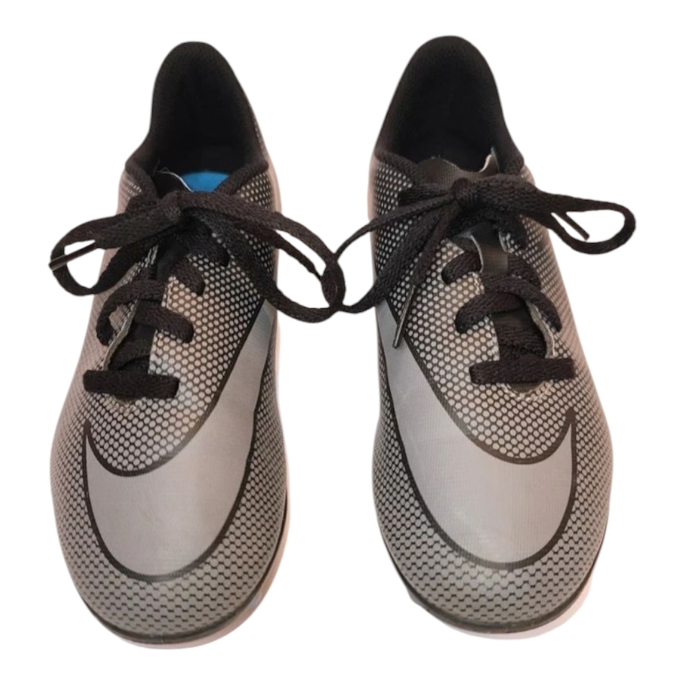KIDS NIKE SOCCER CLEATS  5YR